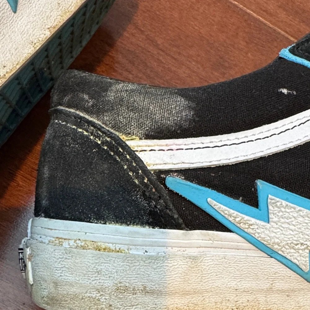 VANS black white and light blue sneaker lightning bolt men’s 11 1/2 women’s 13